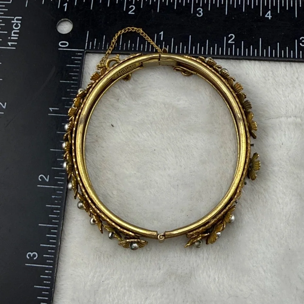 Miriam Haskell read bracelet